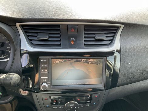 Used 2019 Nissan Sentra SV FWD image 32