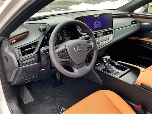 New 2025 Lexus ES 350 w/ Premium Package image 6