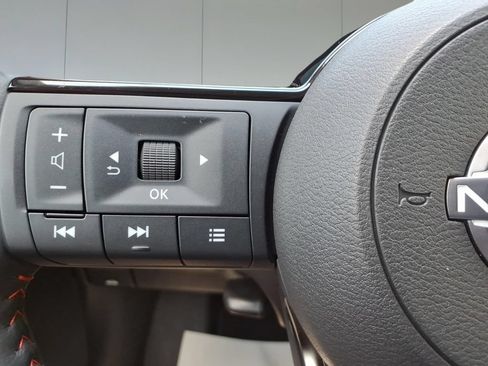 New 2025 Nissan Kicks SR w/ Illumination Package AWD/4WD image 17
