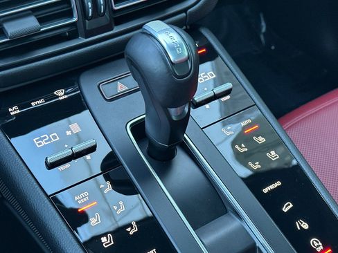 Used 2023 Porsche Macan image 22