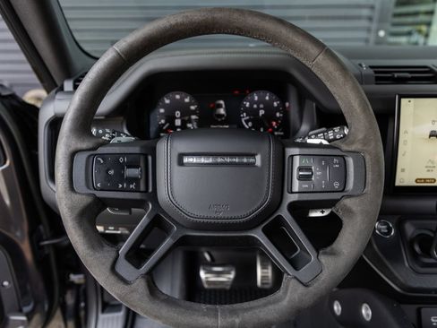 Used 2023 Land Rover Defender 110 V8 AWD/4WD image 24