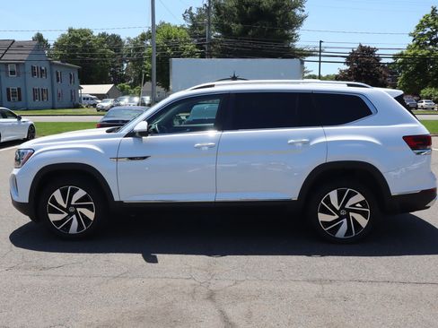 Used 2024 Volkswagen Atlas SEL AWD/4WD image 8