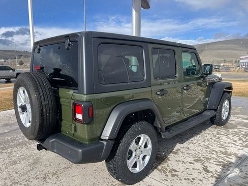 Used 2020 Jeep Wrangler Unlimited Sport S image 9