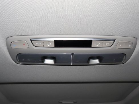 Used 2025 Kia Telluride S FWD image 21