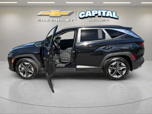 Used 2025 Hyundai Tucson SEL FWD image 9