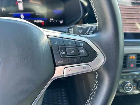 Certified 2024 Volkswagen Taos SE image 19