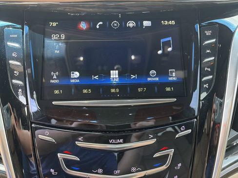Used 2019 Cadillac Escalade Platinum AWD/4WD image 26