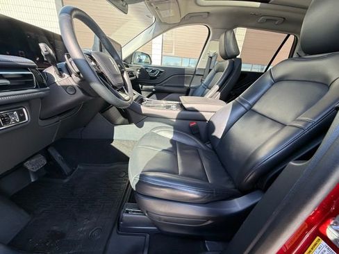 Used 2025 Lincoln Aviator AWD w/ Jet Appearance Package image 22