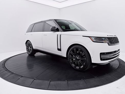 Used 2025 Land Rover Range Rover Long Wheelbase SE AWD/4WD image 16