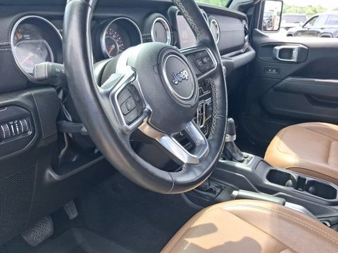 Used 2022 Jeep Wrangler Unlimited Sahara w/ Cold Weather Group AWD/4WD image 18