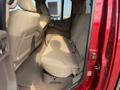 Used 2014 Nissan Frontier SV w/ SV Value Truck Package AWD/4WD image 14