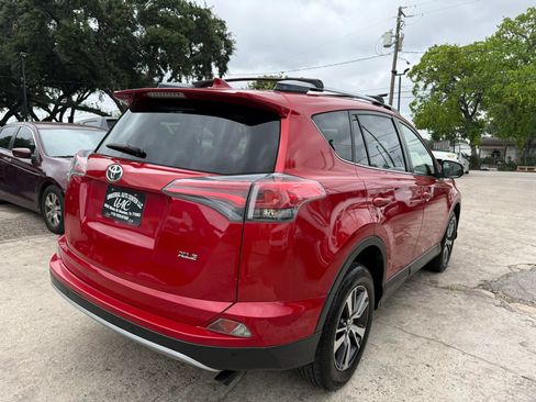 Used 2017 Toyota RAV4 XLE FWD image 7