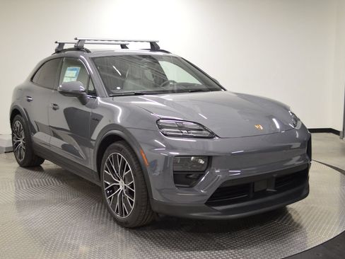 New 2026 Porsche Macan 4 Electric AWD/4WD image 9