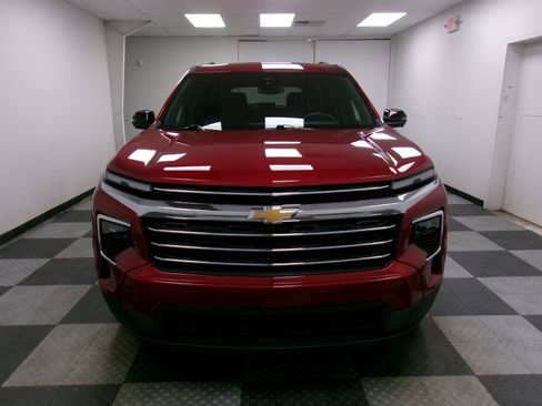 Used 2024 Chevrolet Traverse LT w/ LPO, Floor Liner Package FWD image 17
