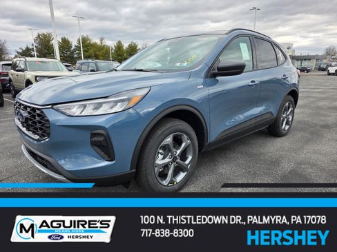 New 2026 Ford Escape ST-Line w/ Cold Weather Package AWD/4WD image 8