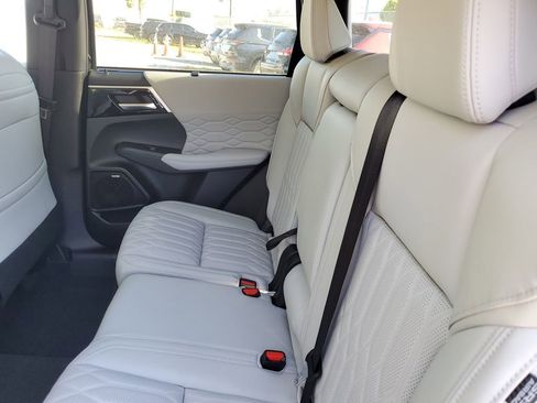 New 2026 Mitsubishi Outlander SEL FWD image 10