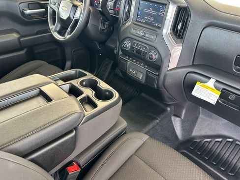 Used 2025 Chevrolet Silverado 1500 W/T image 14