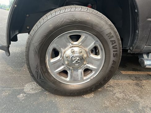 Used 2018 RAM 2500 Tradesman w/ Chrome Appearance Group AWD/4WD image 12