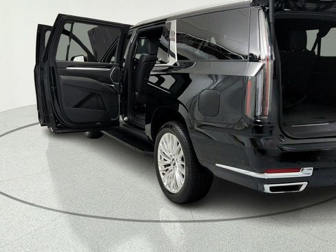 Used 2025 Cadillac Escalade ESV Premium Luxury w/ LPO, Floor Liner Package AWD/4WD image 11