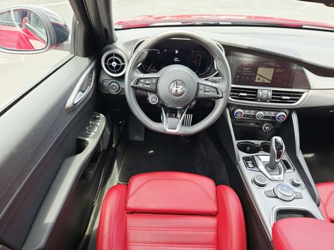 Used 2024 Alfa Romeo Giulia Veloce AWD/4WD image 12