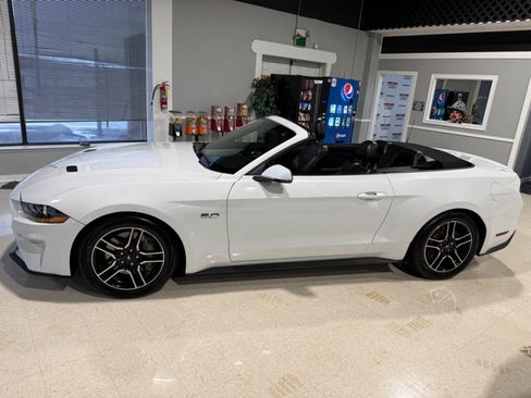 Used 2020 Ford Mustang GT Premium image 9