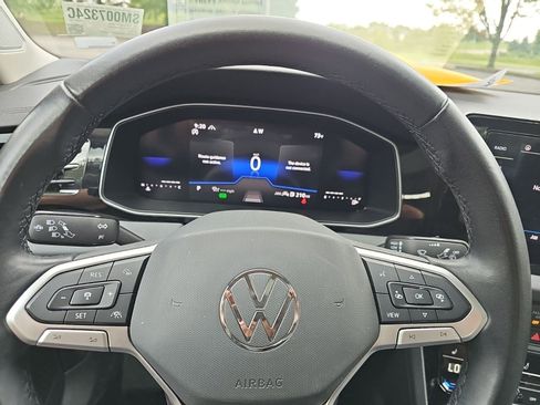 Used 2025 Volkswagen Jetta SE FWD image 23