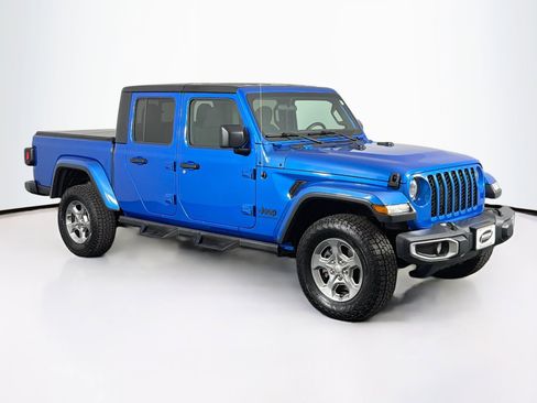 Used 2021 Jeep Gladiator Sport AWD/4WD image 2