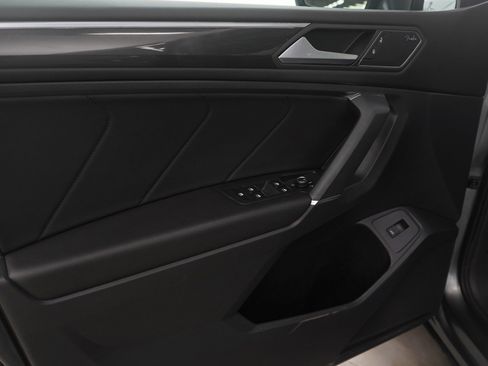 Used 2020 Volkswagen Tiguan SEL Premium R-Line image 23