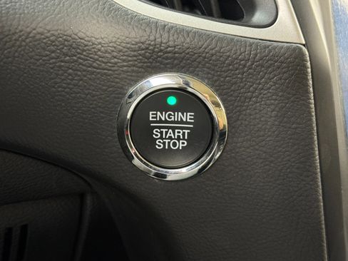 Used 2023 Ford Edge SE image 21