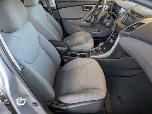 Used 2015 Hyundai Elantra SE image 19