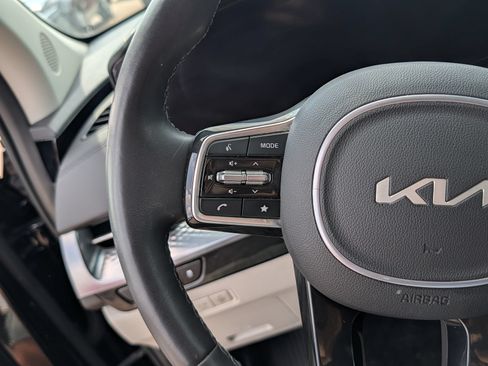 Used 2024 Kia Carnival SX Prestige FWD image 15