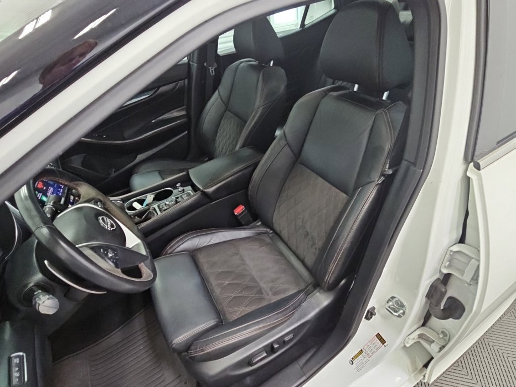 Used 2023 Nissan Maxima SR w/ Sport Mat Group FWD image 28