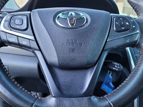 Used 2017 Toyota Camry XSE w/ Moonroof Package FWD image 32