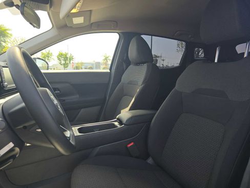 Used 2025 Nissan Kicks S FWD image 21