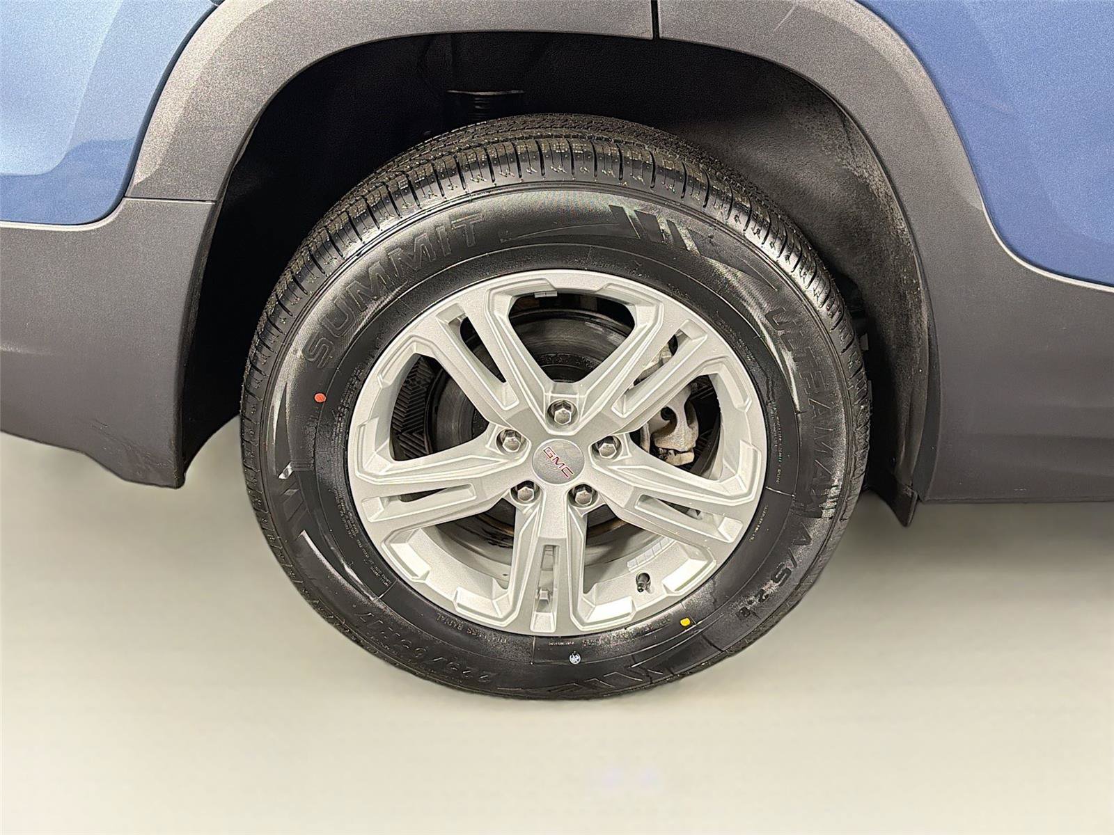 Used 2024 GMC Terrain SLE AWD/4WD image 34