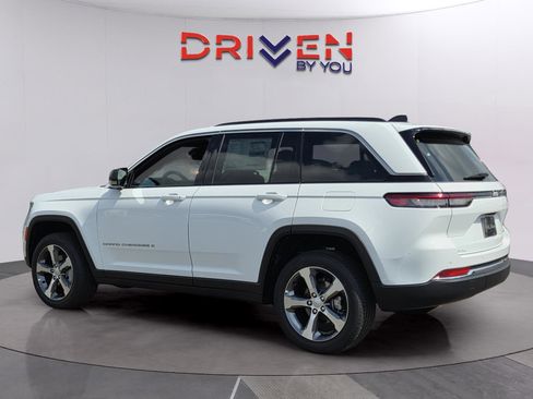 New 2025 Jeep Grand Cherokee Limited w/ Trailer Tow Package image 4