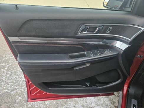 Used 2017 Ford Explorer Sport image 9