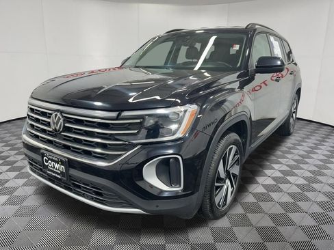 Used 2025 Volkswagen Atlas SE AWD/4WD image 3