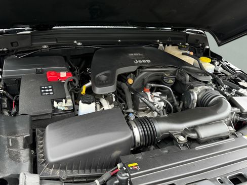 Used 2021 Jeep Wrangler Unlimited Sport image 37