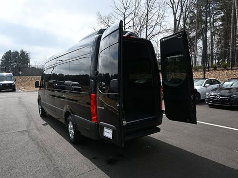 Used 2023 Mercedes-Benz Sprinter 2500 image 28