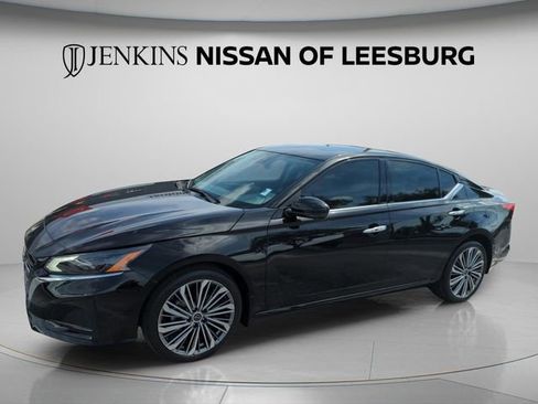 Used 2024 Nissan Altima 2.5 SL AWD/4WD image 13