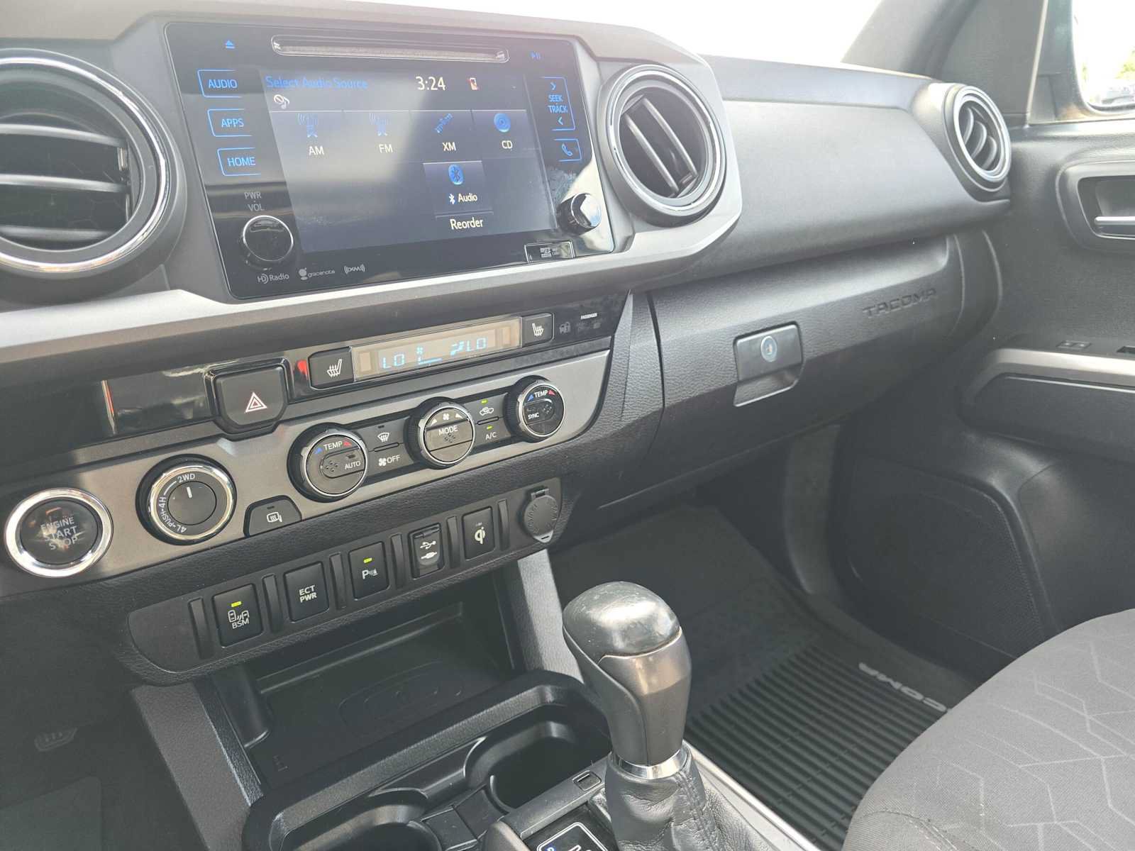 Used 2017 Toyota Tacoma TRD Sport w/ Premium & Technology Package AWD/4WD image 39