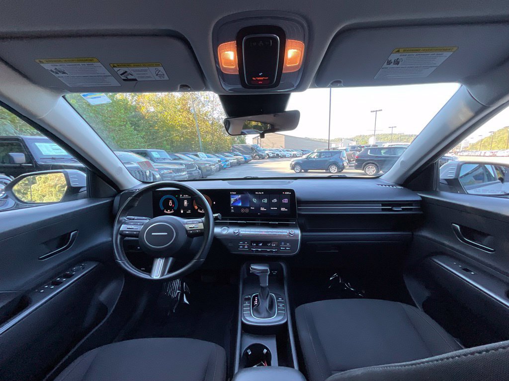 Used 2025 Hyundai Kona SEL AWD/4WD image 15