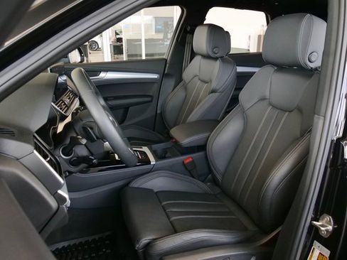 Certified 2025 Audi Q5 Prestige w/ Prestige Package image 10