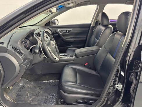 Used 2018 Nissan Altima 2.5 SR w/ SR Midnight Edition image 15