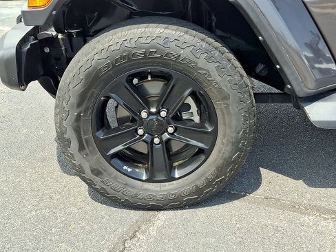 Used 2021 Jeep Wrangler Unlimited Sahara AWD/4WD image 8