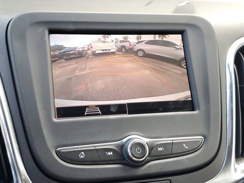 Used 2022 Chevrolet Equinox LS FWD image 25