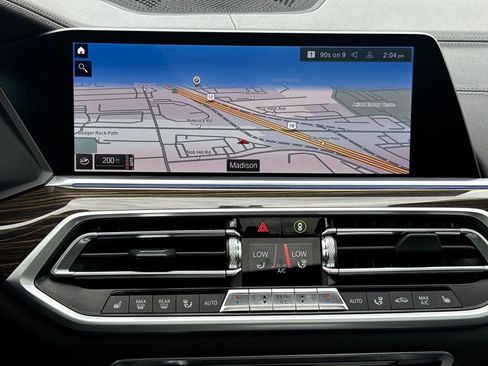 Used 2021 BMW X5 xDrive40i w/ M Sport Package AWD/4WD image 12