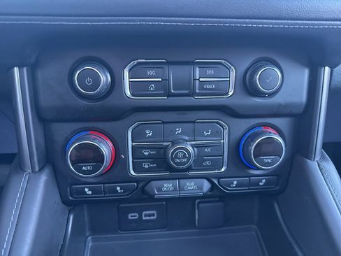 Used 2024 Chevrolet Tahoe Z71 w/ Luxury Package image 31