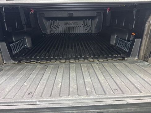 Used 2024 GMC Sierra 1500 Elevation image 24